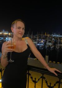 Индивидуалка Алла +79811363384 с 2 размером груди предлагает профессиональные секс и интим услуги возле метро Купчино в городе Санкте-Петербург - фото 1